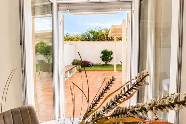 Chalet de 3 habitaciones en Aguas Nuevas, Torrevieja en venta con garaje - 399.000 € (Ref: 9840763)