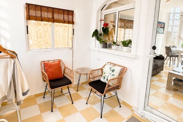 Chalet de 3 habitaciones en Aguas Nuevas, Torrevieja en venta con garaje - 399.000 € (Ref: 9840763)