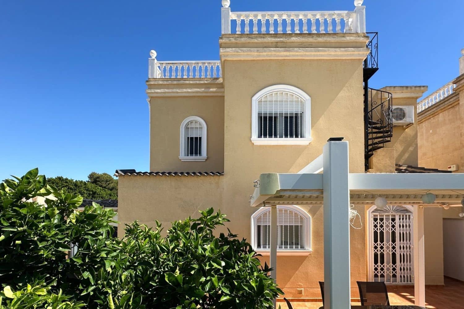 3 Zimmer Villa zu verkaufen in Aguas Nuevas mit Garage - 399.000 € (Ref: 9840763)