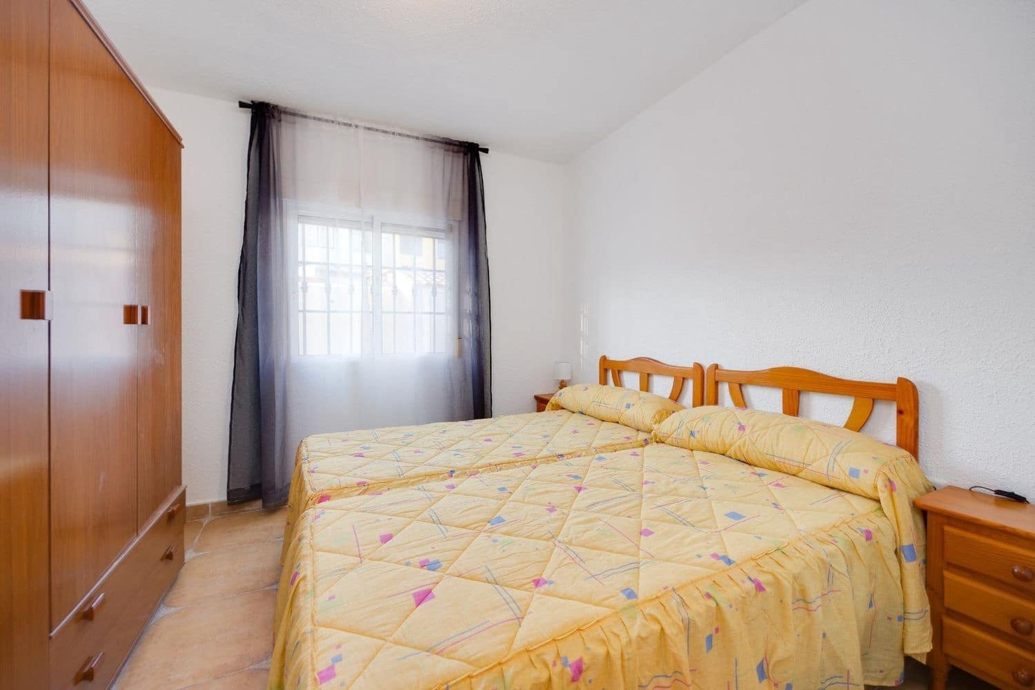 2 quarto Casa em Banda para venda em Alicante cidade com garagem - 239 900 € (Ref: 9844783)