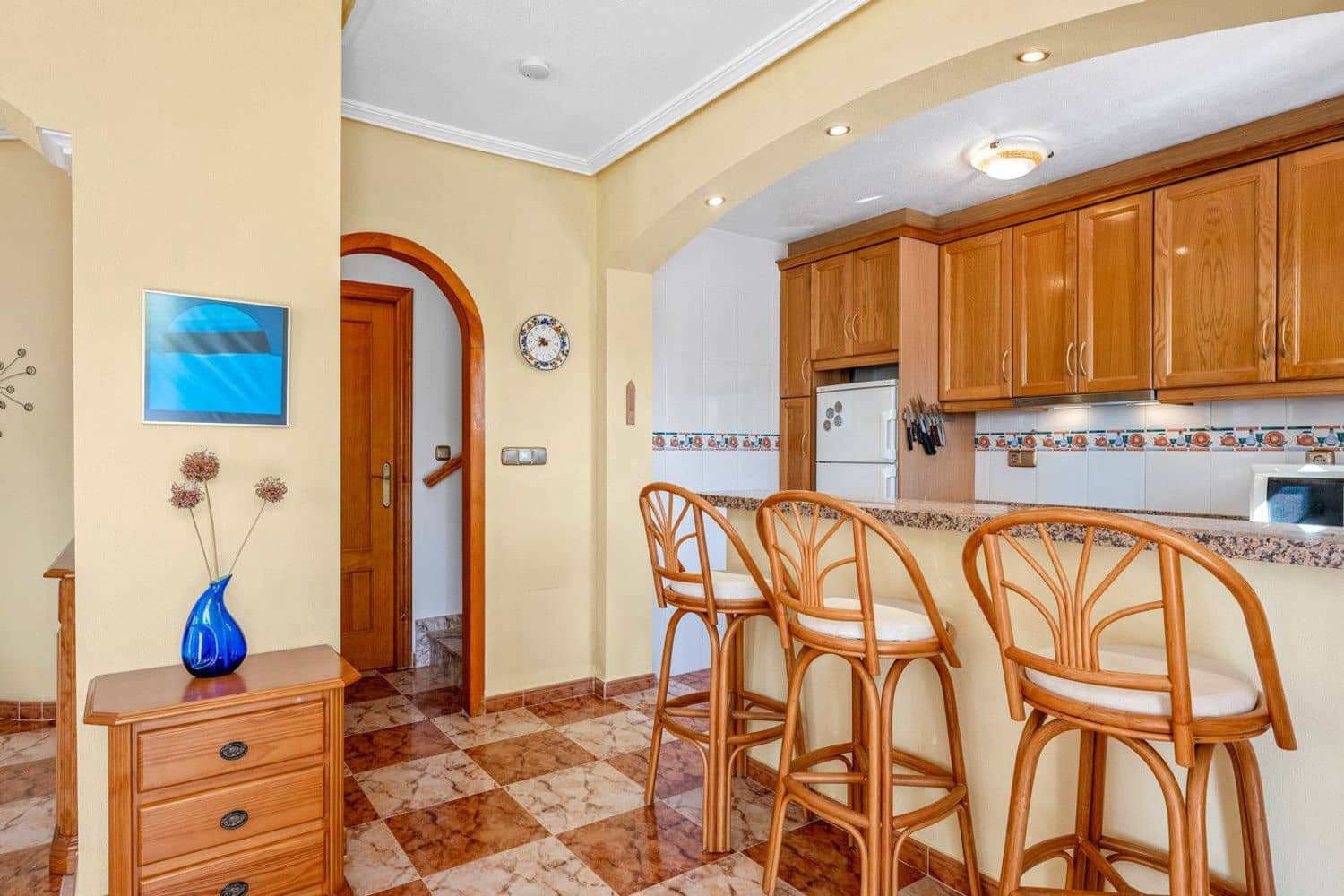 2 bedroom Townhouse for sale in Alicante / Alacant city with pool garage - € 219,000 (Ref: 9854769)