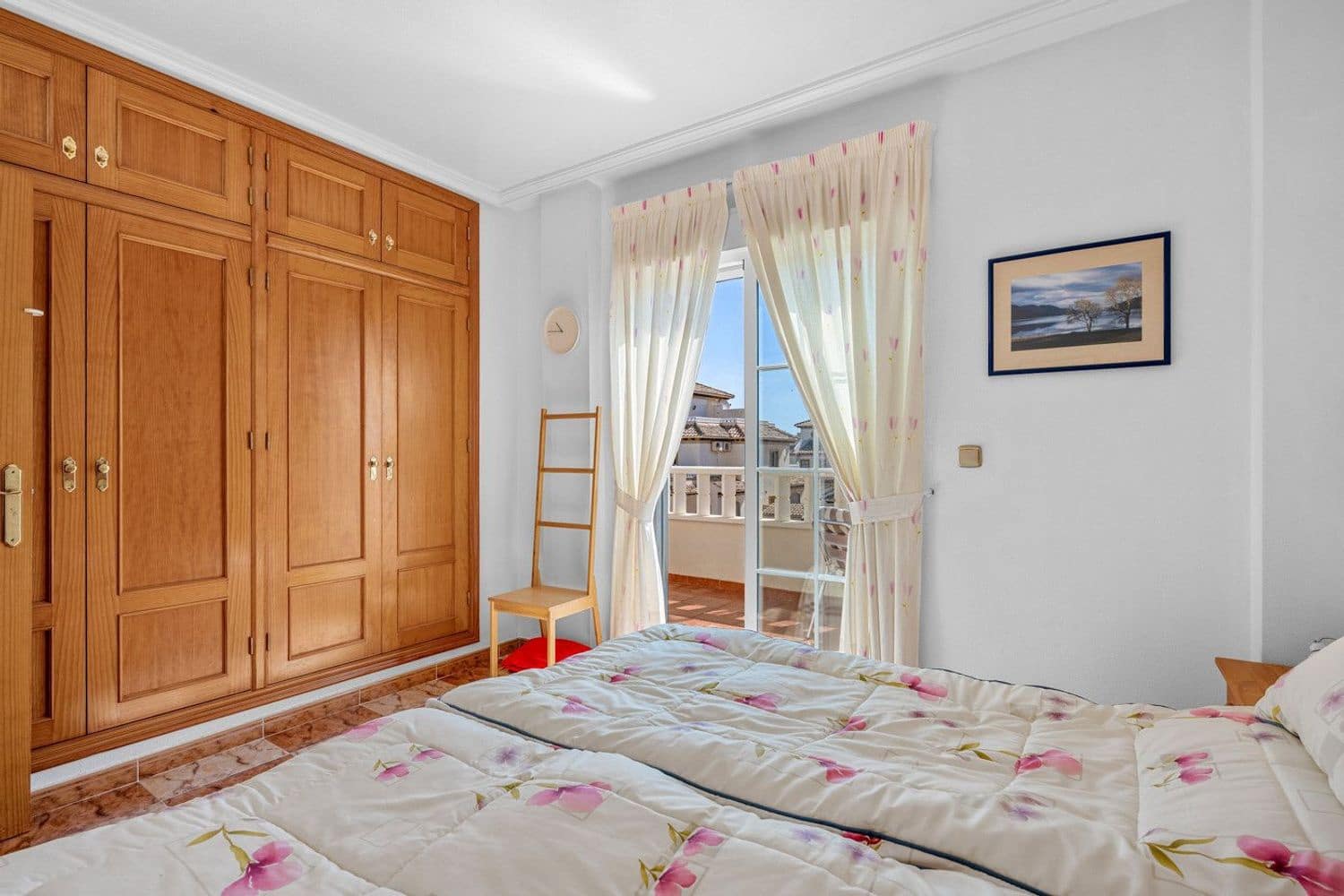 2 bedroom Townhouse for sale in Alicante / Alacant city with pool garage - € 219,000 (Ref: 9854769)