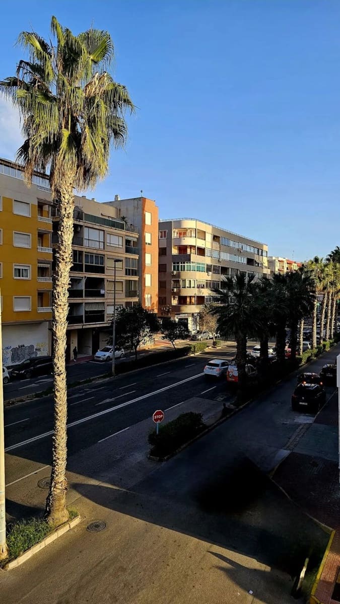 3 sovrum Lägenhet till salu i Alicante stad med pool garage - 244 000 € (Ref: 9858034)