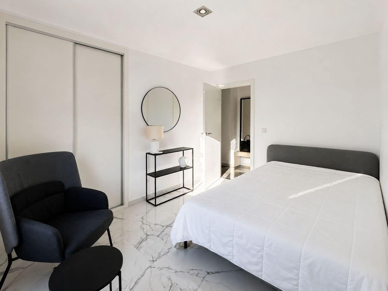 3 sovrum Lägenhet till salu i Alicante stad med pool garage - 244 000 € (Ref: 9858034)