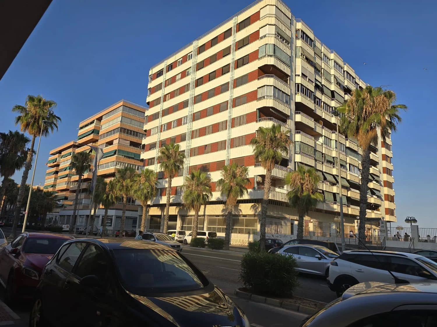 3 sovrum Lägenhet till salu i Alicante stad med pool garage - 244 000 € (Ref: 9858034)