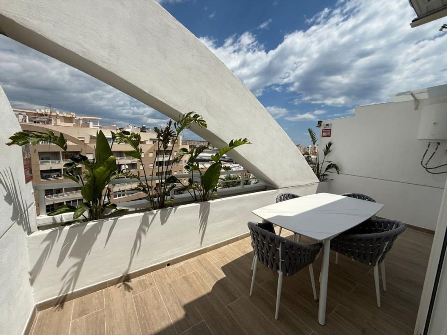 2 chambre Appartement à vendre à Torrevieja avec piscine garage - 159 995 € (Ref: 9864704)