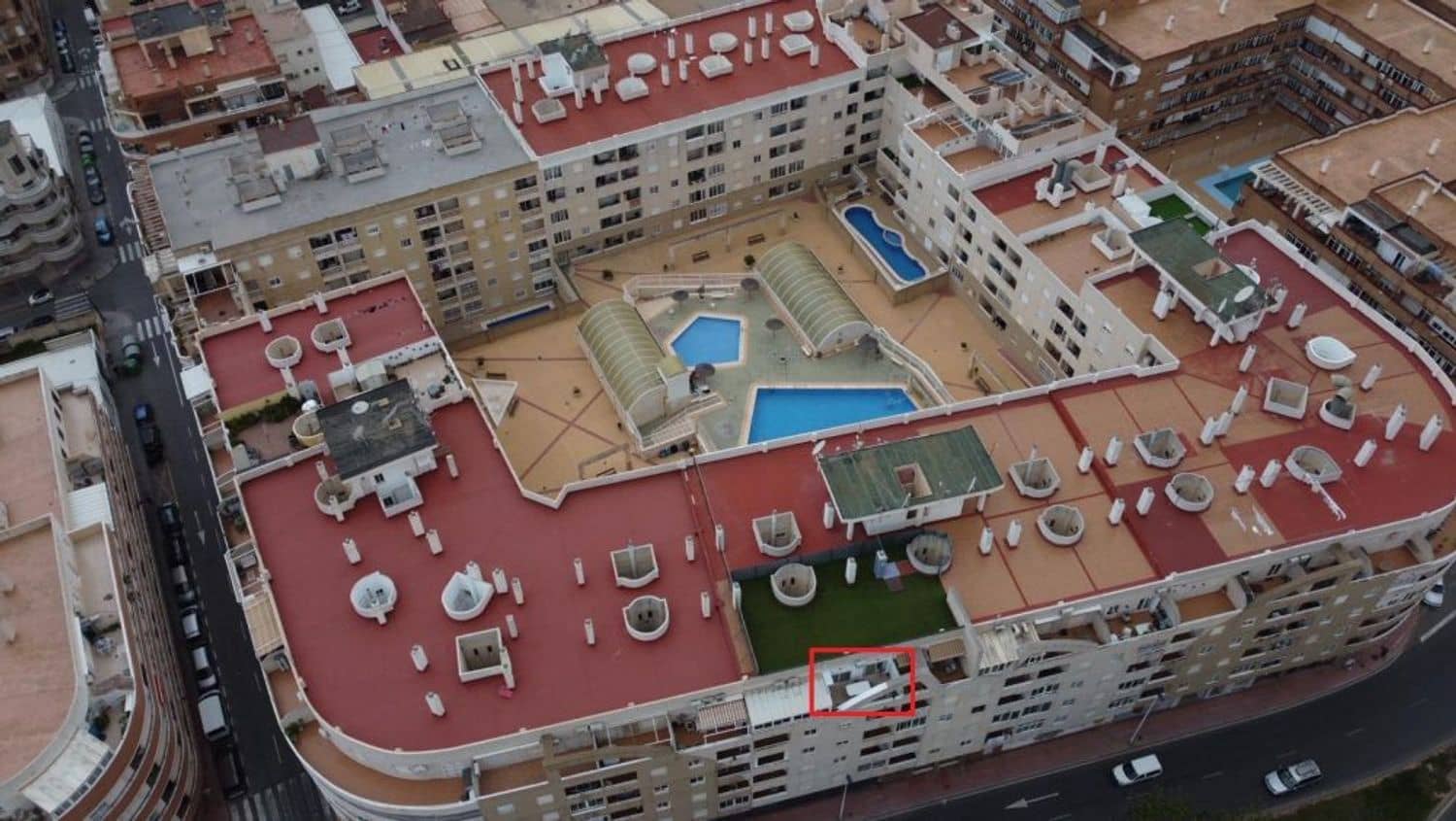 2 chambre Appartement à vendre à Torrevieja avec piscine garage - 159 995 € (Ref: 9864704)