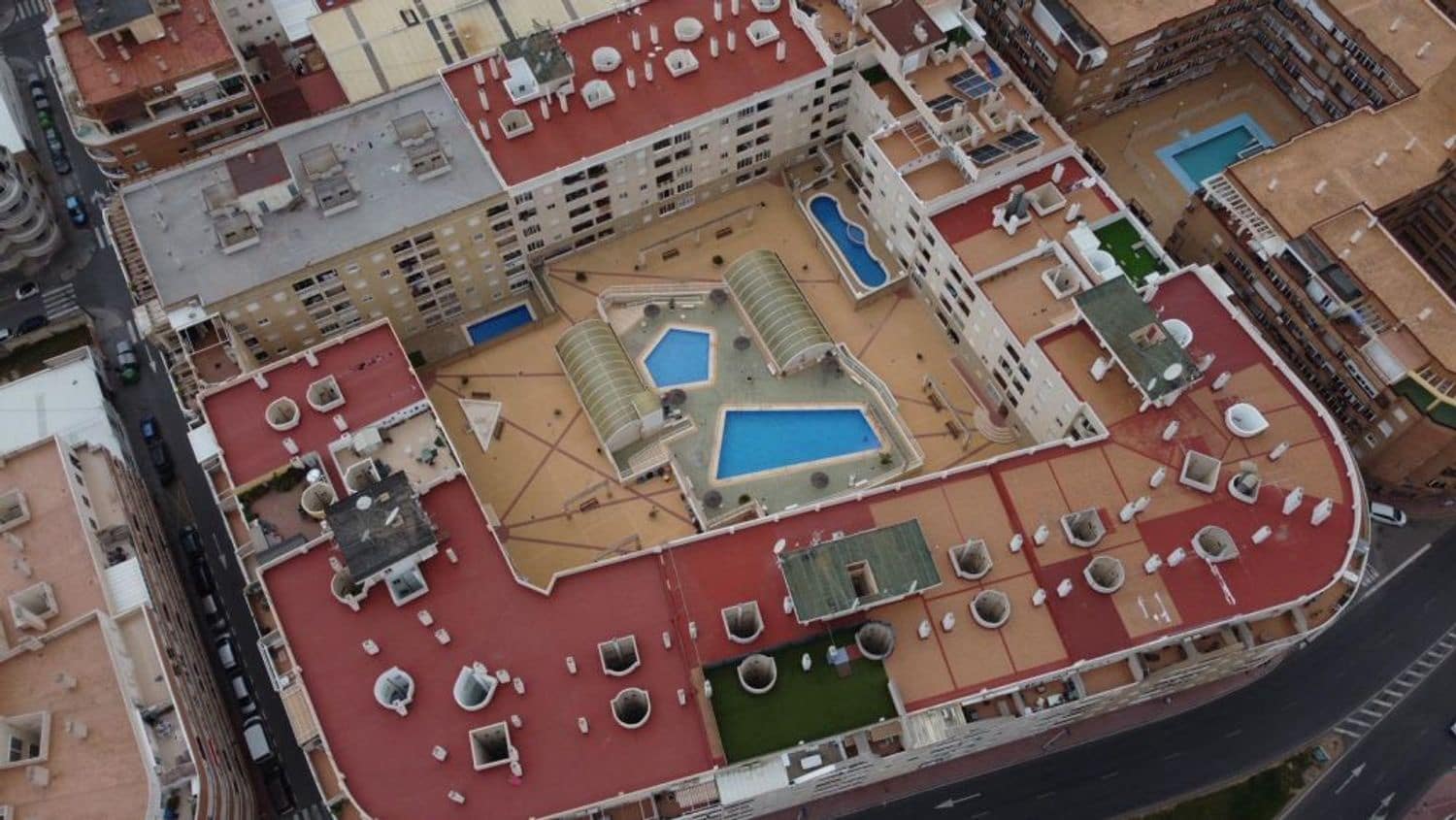 2 chambre Appartement à vendre à Torrevieja avec piscine garage - 159 995 € (Ref: 9864704)