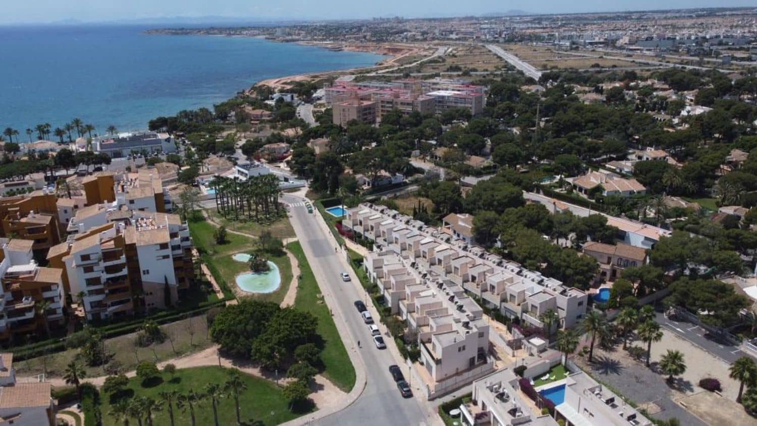 3 bedroom Townhouse for sale in Punta Prima with pool garage - € 355,000 (Ref: 9866334)