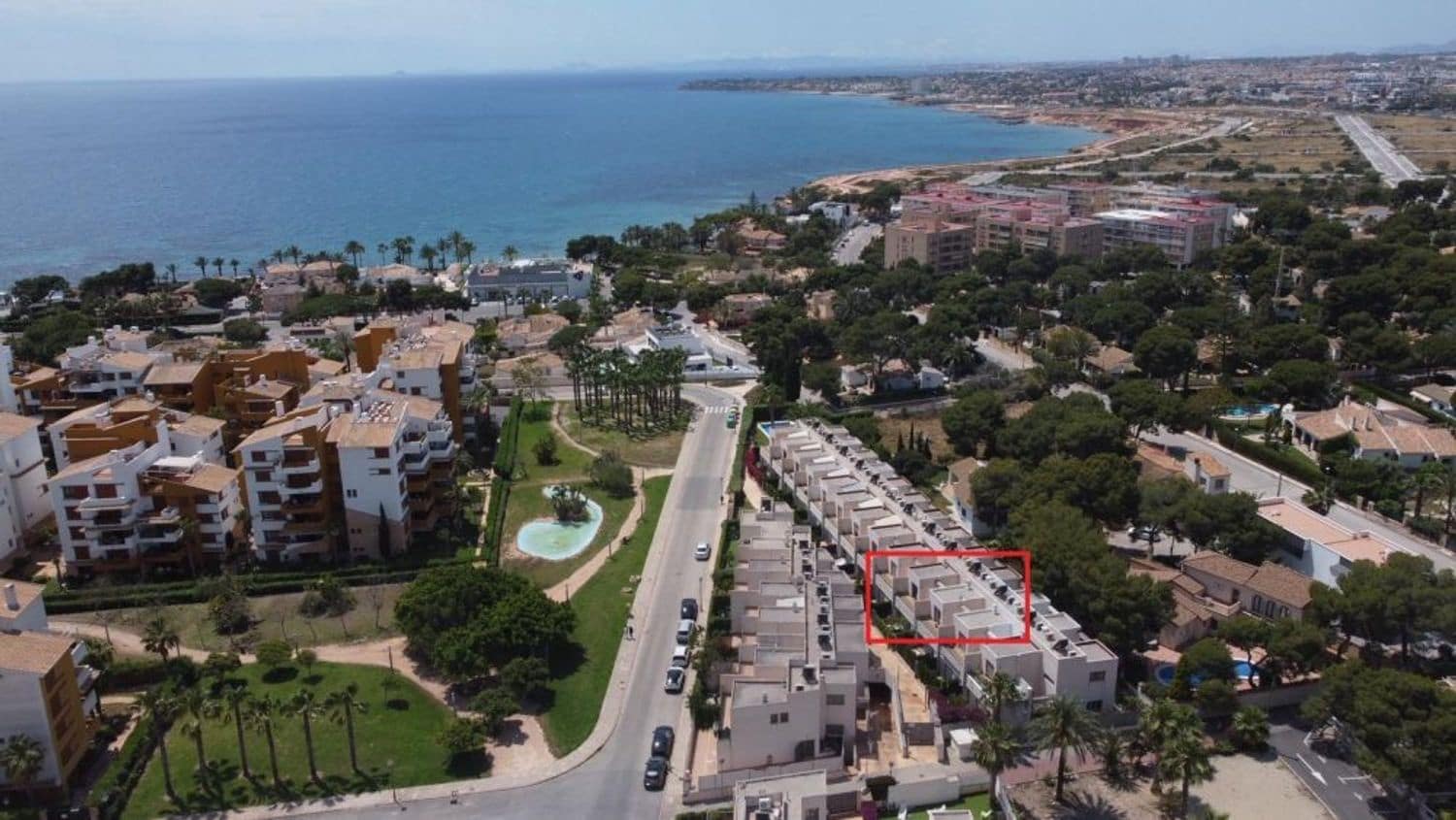 3 bedroom Townhouse for sale in Punta Prima with pool garage - € 355,000 (Ref: 9866334)