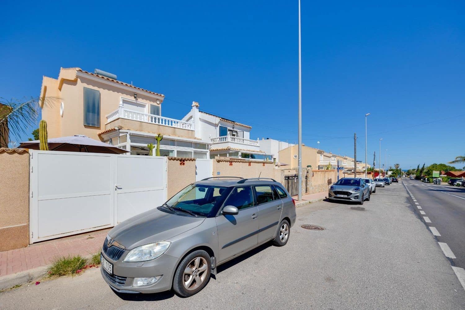 Chalet de 3 habitaciones en Playa Flamenca en venta con garaje - 229.000 € (Ref: 9868043)