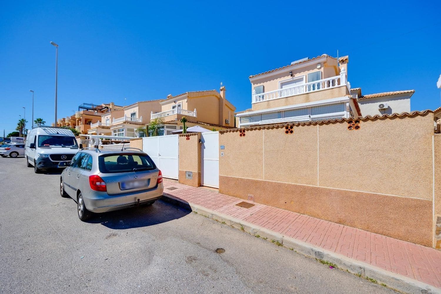 Chalet de 3 habitaciones en Playa Flamenca en venta con garaje - 229.000 € (Ref: 9868043)