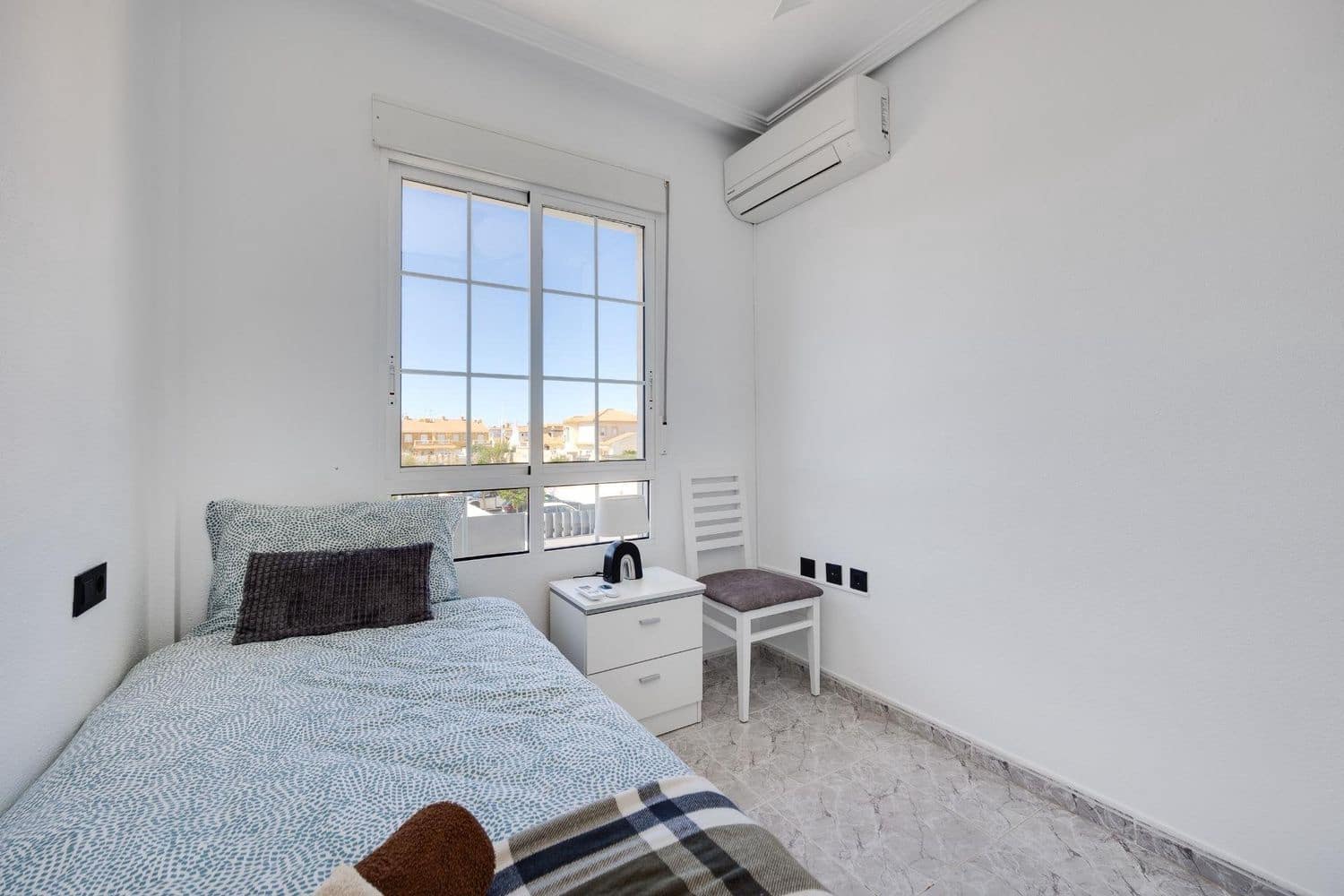2 slaapkamer Appartement te koop in Alicante stad met garage - € 169.900 (Ref: 9870551)