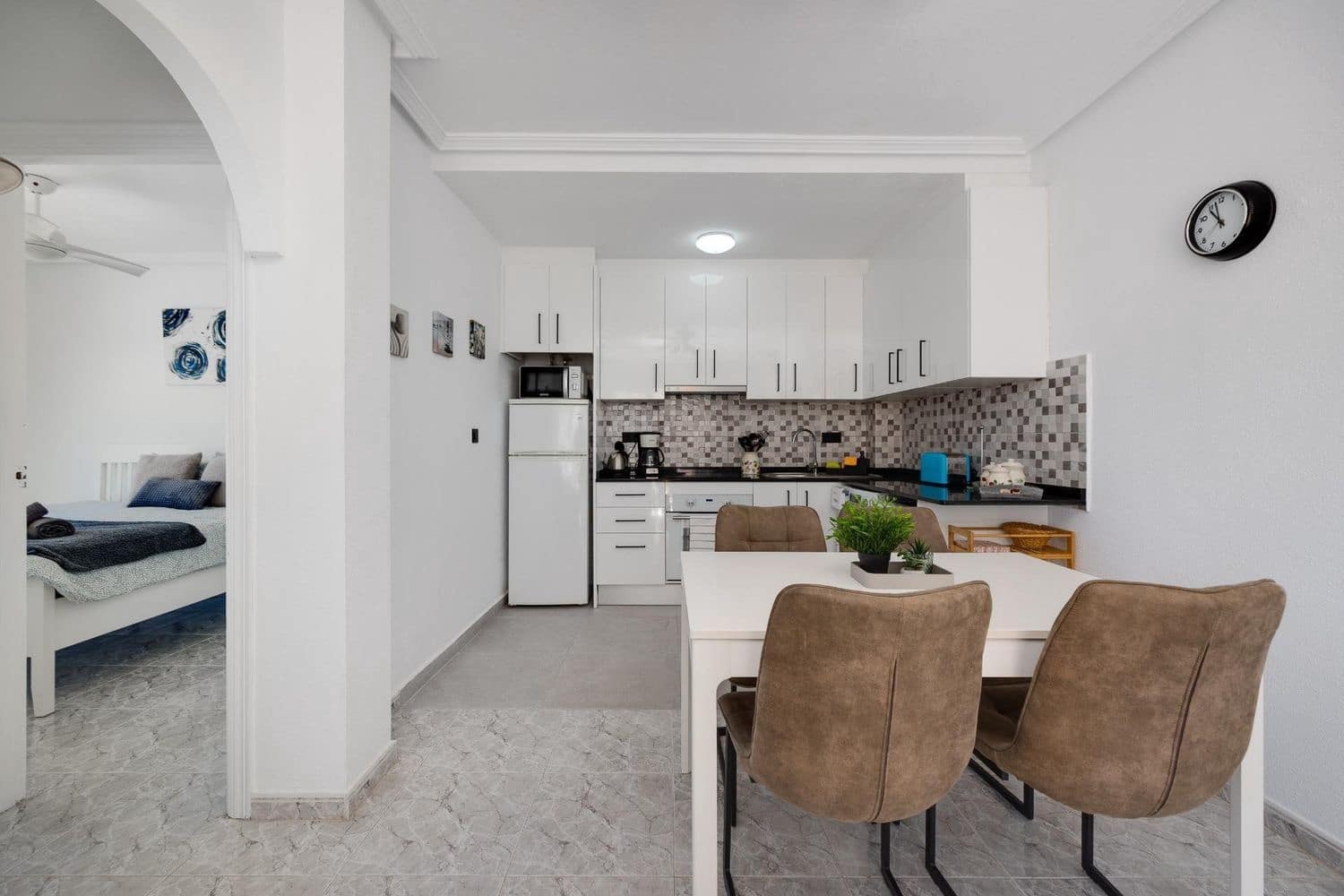 2 slaapkamer Appartement te koop in Alicante stad met garage - € 169.900 (Ref: 9870551)