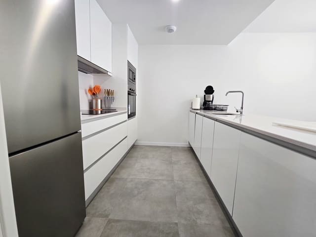 Apartamento de 2 habitaciones en Campoamor, Orihuela en venta con piscina garaje - 275.000 € (Ref: 9880636)
