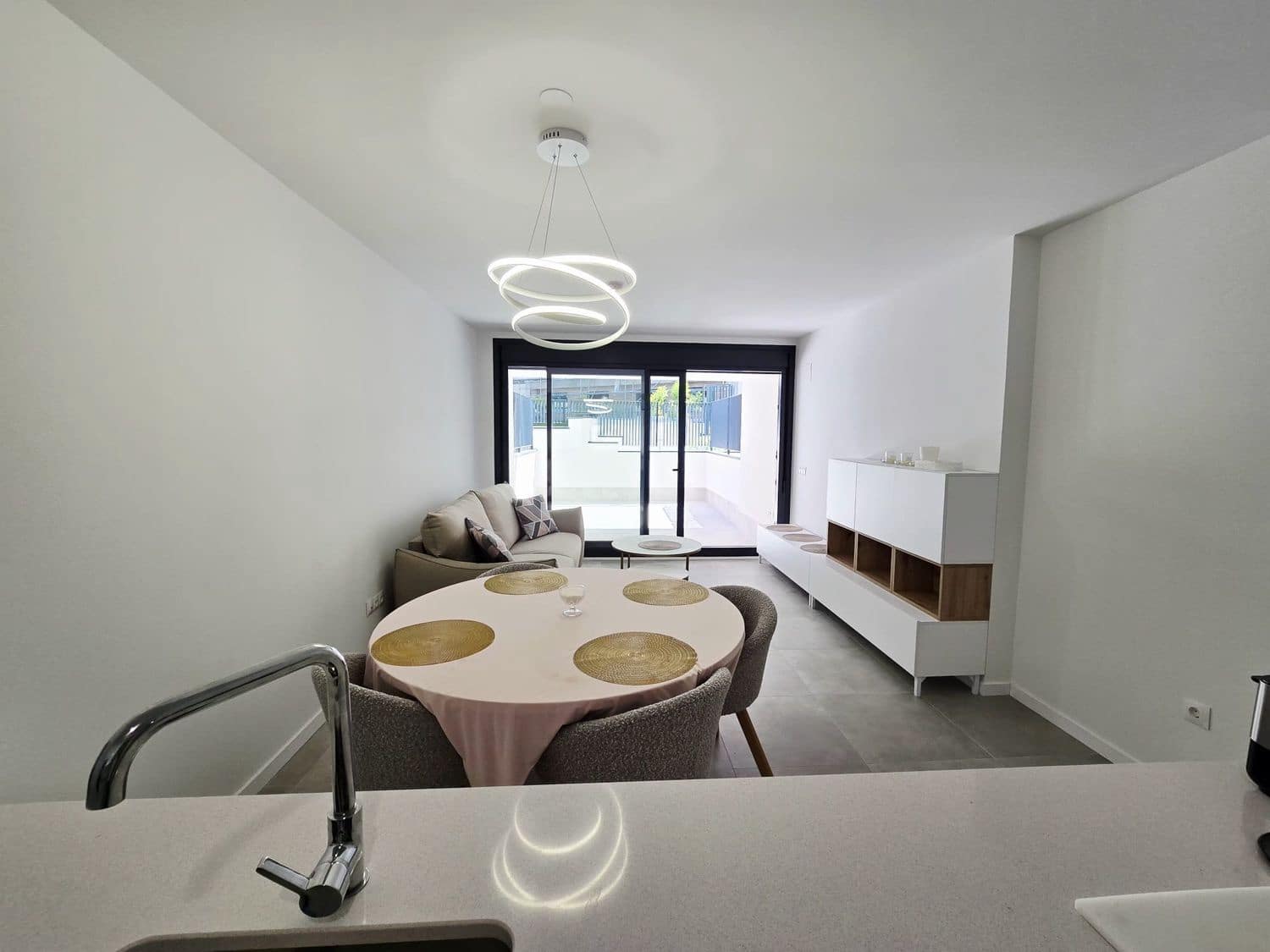 2 soveværelse Lejlighed til salg i Dehesa de Campoamor med swimmingpool garage - € 275.000 (Ref: 9880636)