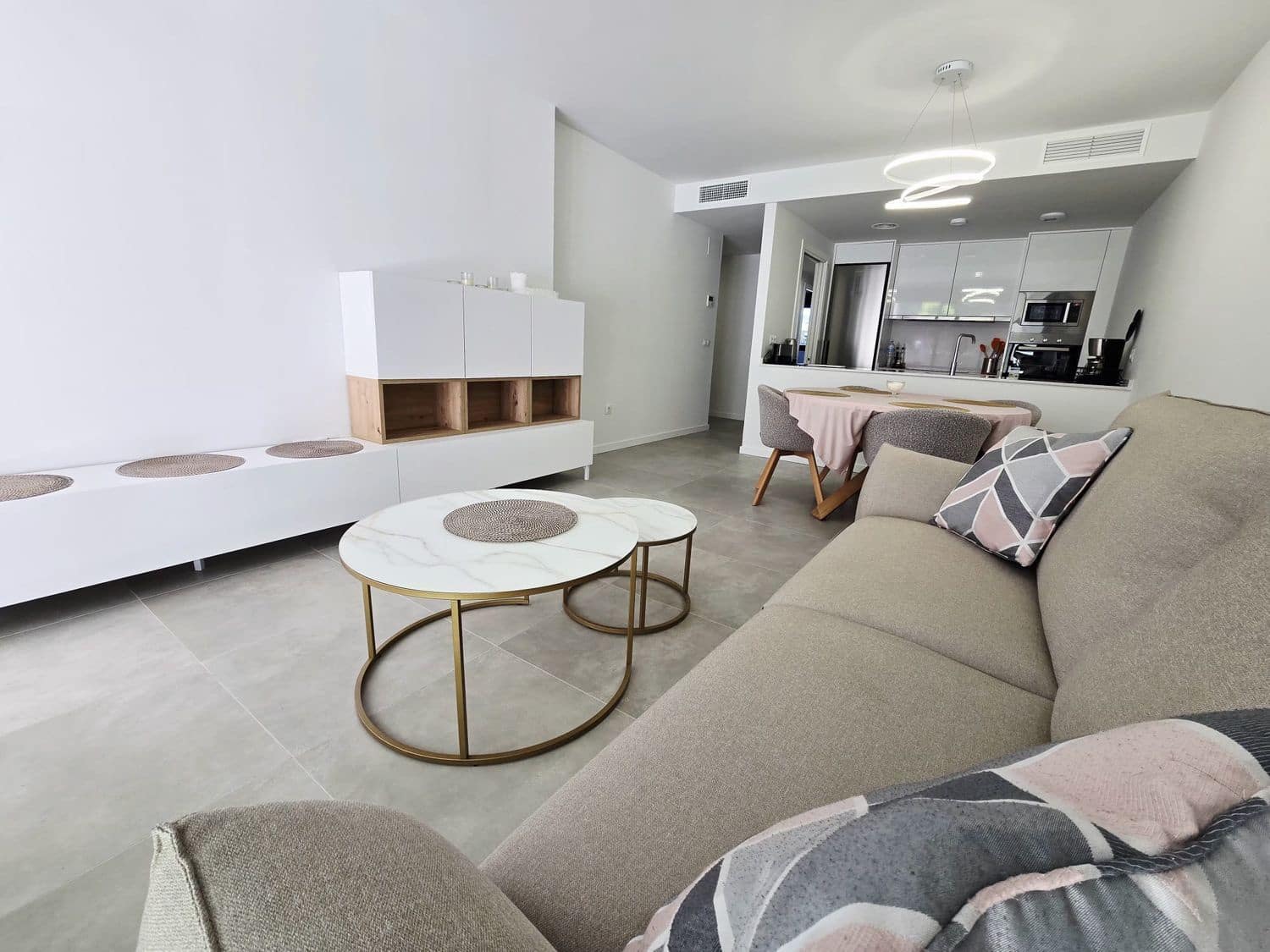 2 soveværelse Lejlighed til salg i Dehesa de Campoamor med swimmingpool garage - € 275.000 (Ref: 9880636)