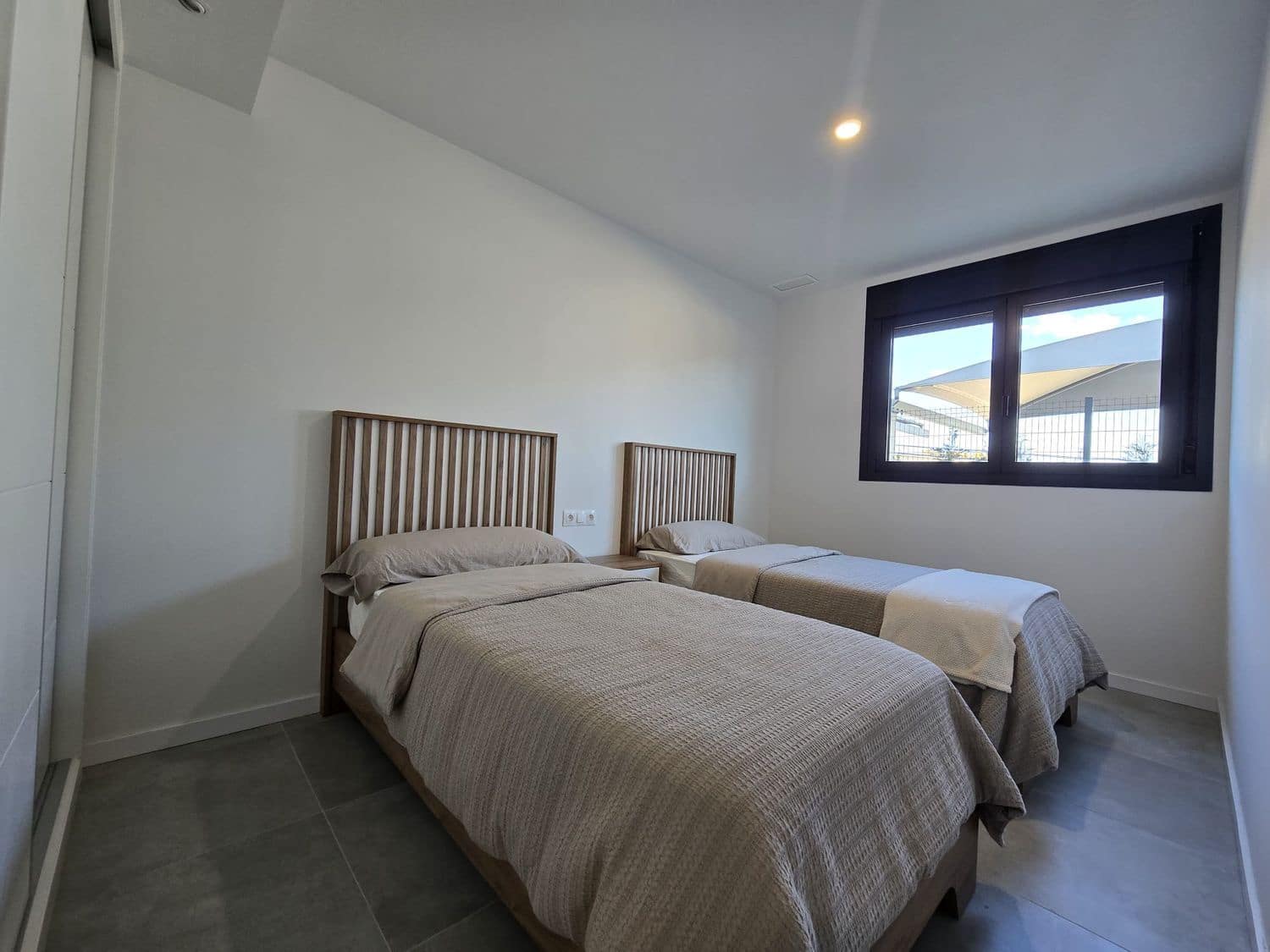 2 soveværelse Lejlighed til salg i Dehesa de Campoamor med swimmingpool garage - € 275.000 (Ref: 9880636)