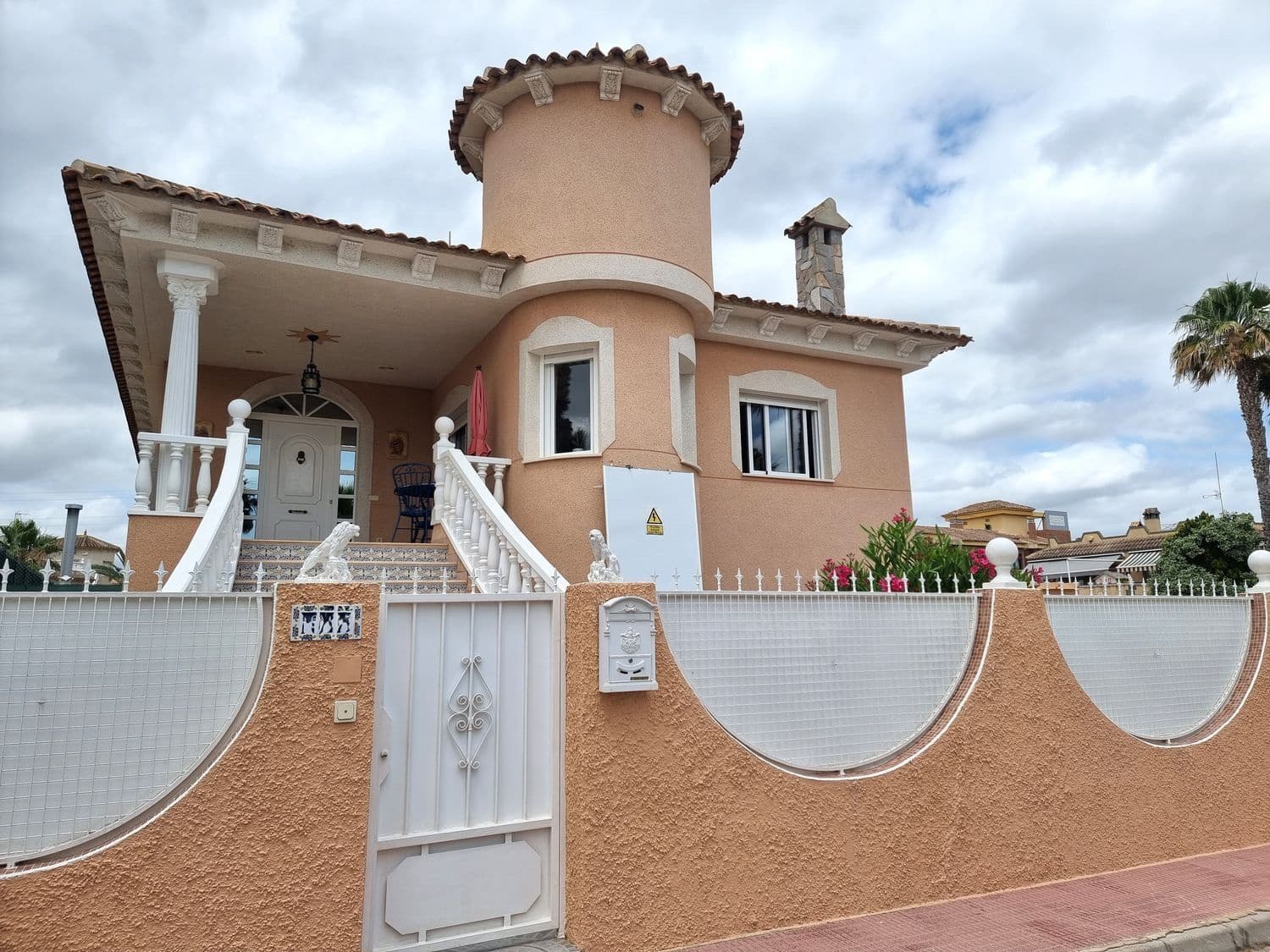 3 bedroom Villa for sale in Benferri with pool garage - € 339,000 (Ref: 9909932)
