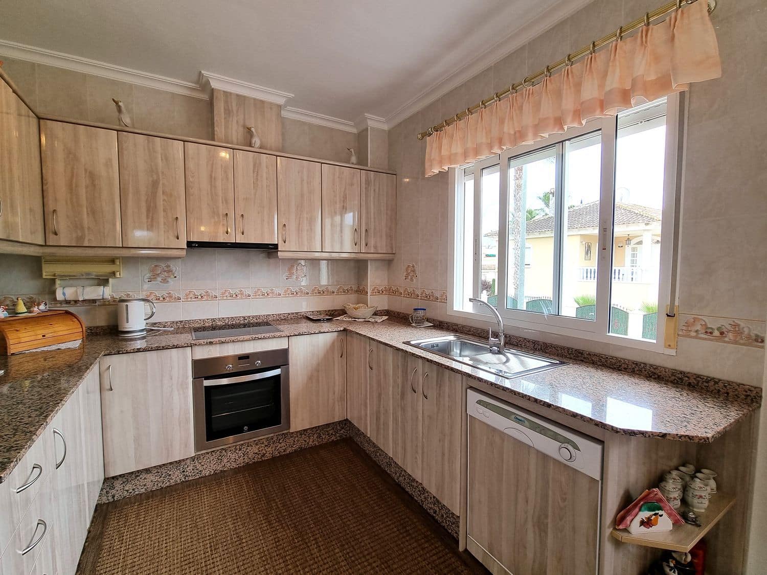 3 bedroom Villa for sale in Benferri with pool garage - € 339,000 (Ref: 9909932)