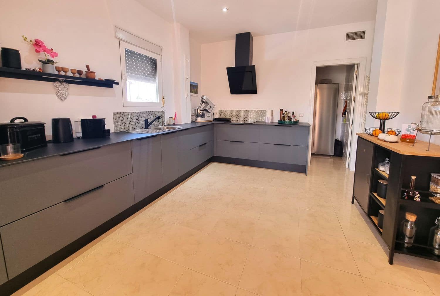 4 soverom Villa til salgs i Alicante by med svømmebasseng garasje - € 398 750 (Ref: 9958938)