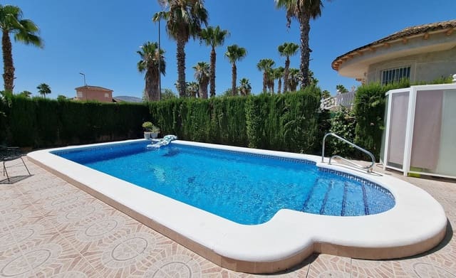 4 soveværelse Villa til salg i Benferri med swimmingpool garage - € 398.750 (Ref: 9958938)