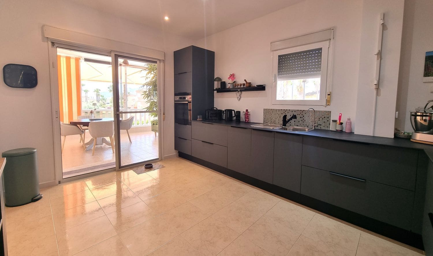 4 soverom Villa til salgs i Alicante by med svømmebasseng garasje - € 398 750 (Ref: 9958938)