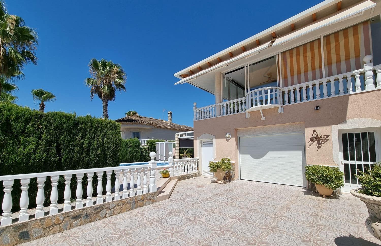 4 soverom Villa til salgs i Alicante by med svømmebasseng garasje - € 398 750 (Ref: 9958938)