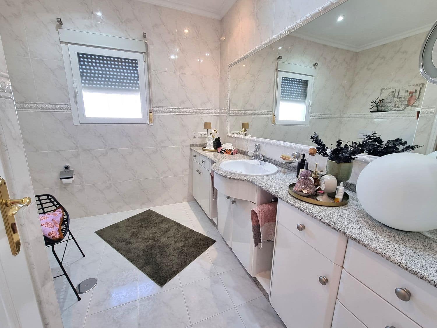4 soverom Villa til salgs i Alicante by med svømmebasseng garasje - € 398 750 (Ref: 9958938)