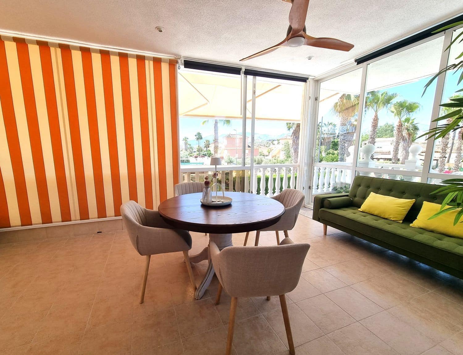 4 soverom Villa til salgs i Alicante by med svømmebasseng garasje - € 398 750 (Ref: 9958938)