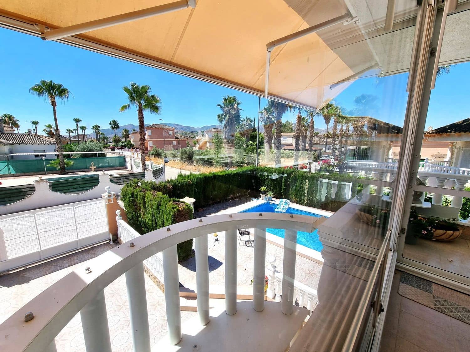 4 soverom Villa til salgs i Alicante by med svømmebasseng garasje - € 398 750 (Ref: 9958938)