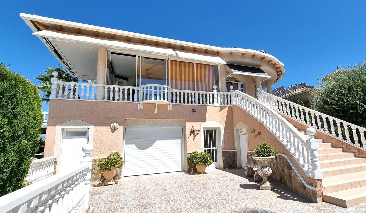 4 soverom Villa til salgs i Alicante by med svømmebasseng garasje - € 398 750 (Ref: 9958938)