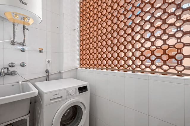 3 slaapkamer Appartement te koop in Alicante stad met zwembad garage - € 320.000 (Ref: 9967127)