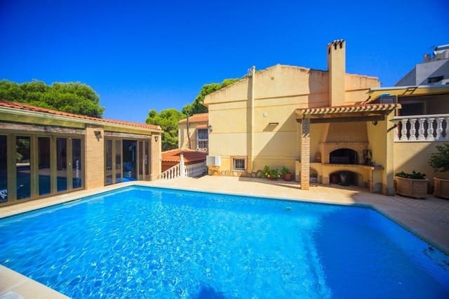 4 bedroom Villa for sale in Los Balcones - Los Altos, Orihuela with pool garage - € 490,000 (Ref: 9972459)