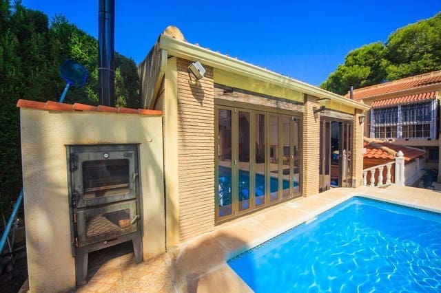 4 bedroom Villa for sale in Los Balcones - Los Altos, Orihuela with pool garage - € 490,000 (Ref: 9972459)