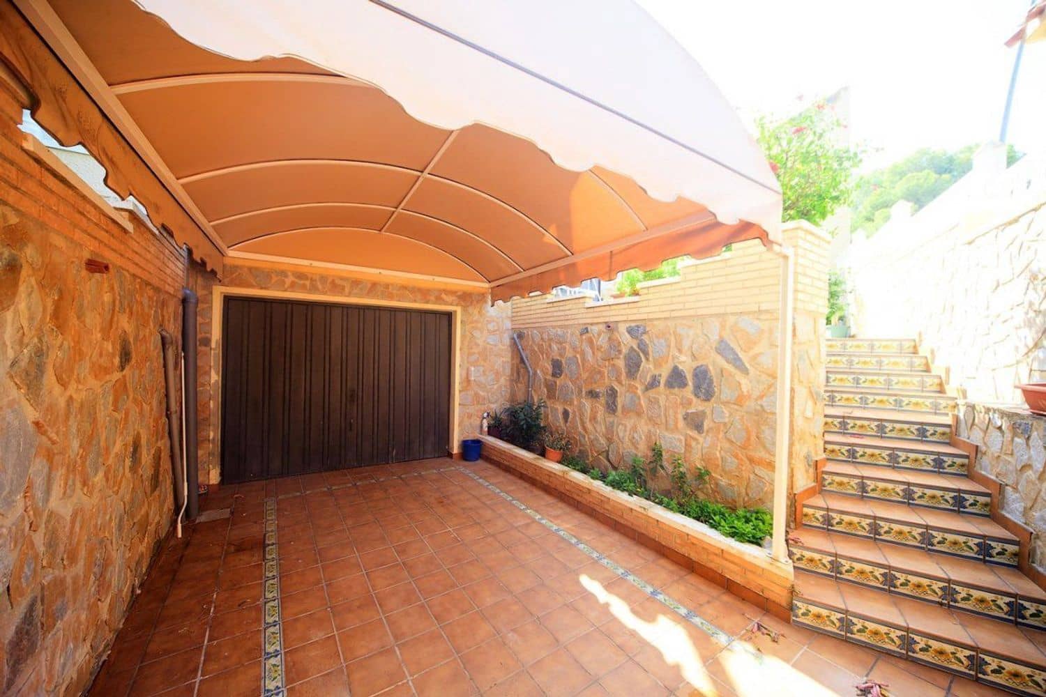 4 soverom Villa til salgs i Orihuela Costa med svømmebasseng garasje - € 490 000 (Ref: 9972459)