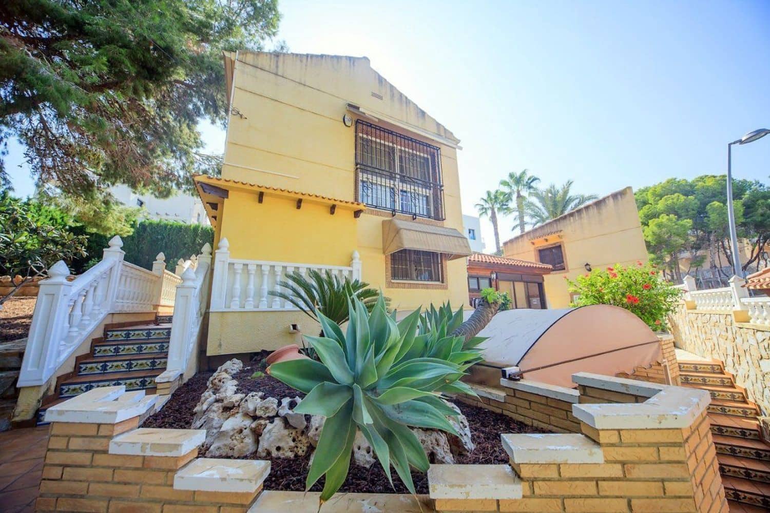 4 soverom Villa til salgs i Orihuela Costa med svømmebasseng garasje - € 490 000 (Ref: 9972459)