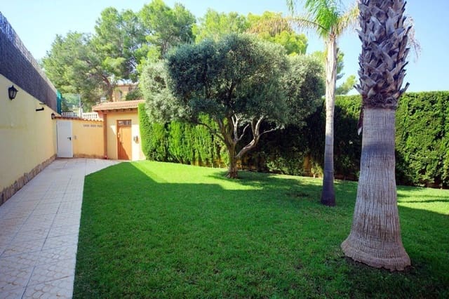 4 bedroom Villa for sale in Los Balcones - Los Altos, Orihuela with pool garage - € 490,000 (Ref: 9972459)