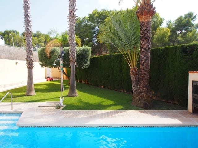 4 bedroom Villa for sale in Los Balcones - Los Altos, Orihuela with pool garage - € 490,000 (Ref: 9972459)