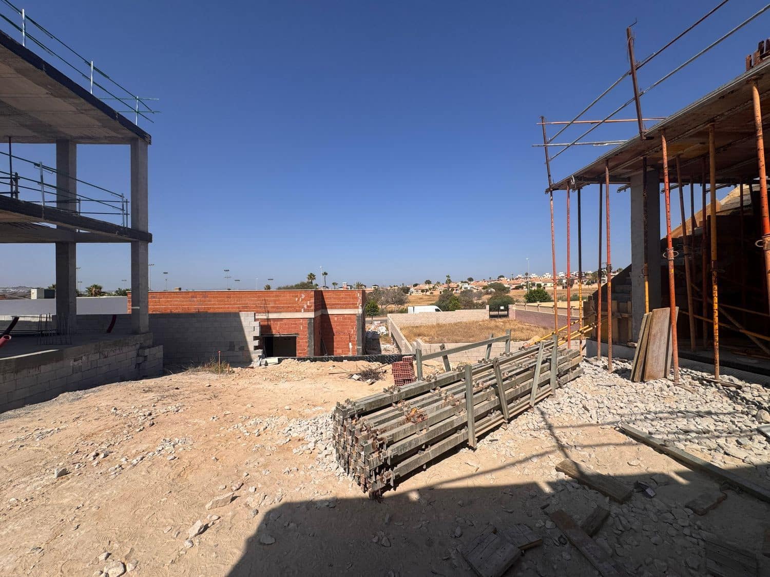 3 soveværelse Villa til salg i Alicante by med swimmingpool garage - € 690.000 (Ref: 9974574)
