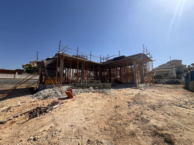 3 soveværelse Villa til salg i Alicante by med swimmingpool garage - € 690.000 (Ref: 9974574)