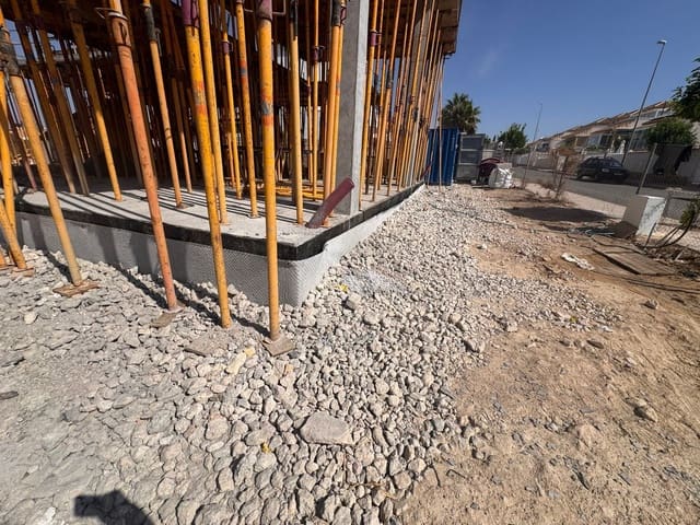 3 soveværelse Villa til salg i Alicante by med swimmingpool garage - € 690.000 (Ref: 9974574)