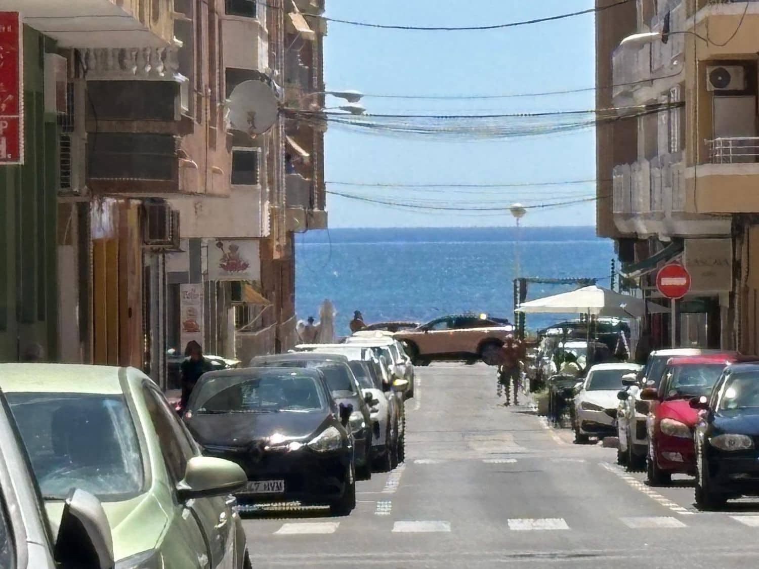 Apartamento de 2 habitaciones en Torrevieja en venta con piscina garaje - 299.000 € (Ref: 9976723)