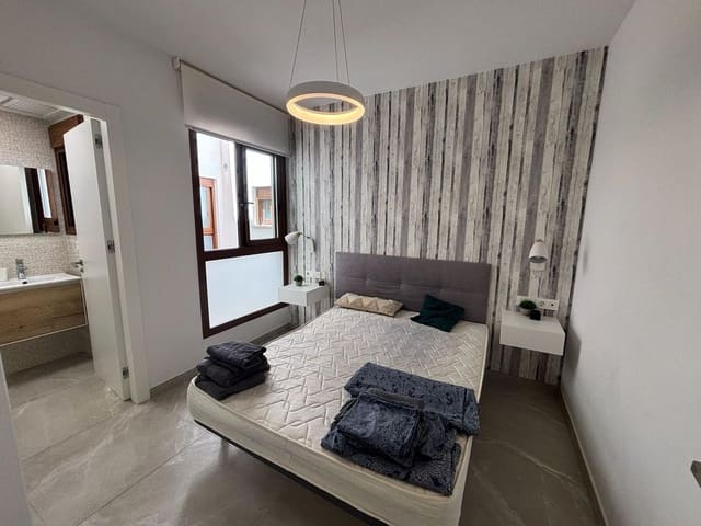 Apartamento de 2 habitaciones en Playa de los Locos, Torrevieja en venta con piscina garaje - 299.000 € (Ref: 9976723)