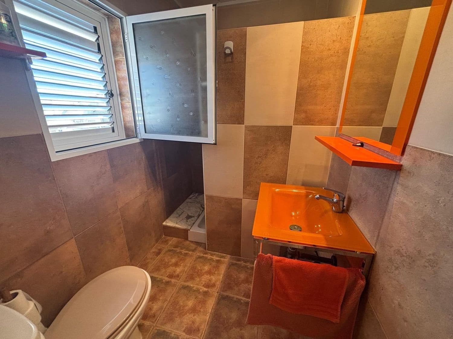 4 bedroom Townhouse for sale in Alicante / Alacant city with pool garage - € 320,000 (Ref: 9976724)