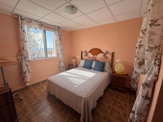 4 slaapkamer Huis te koop in Alicante stad met zwembad garage - € 320.000 (Ref: 9976724)