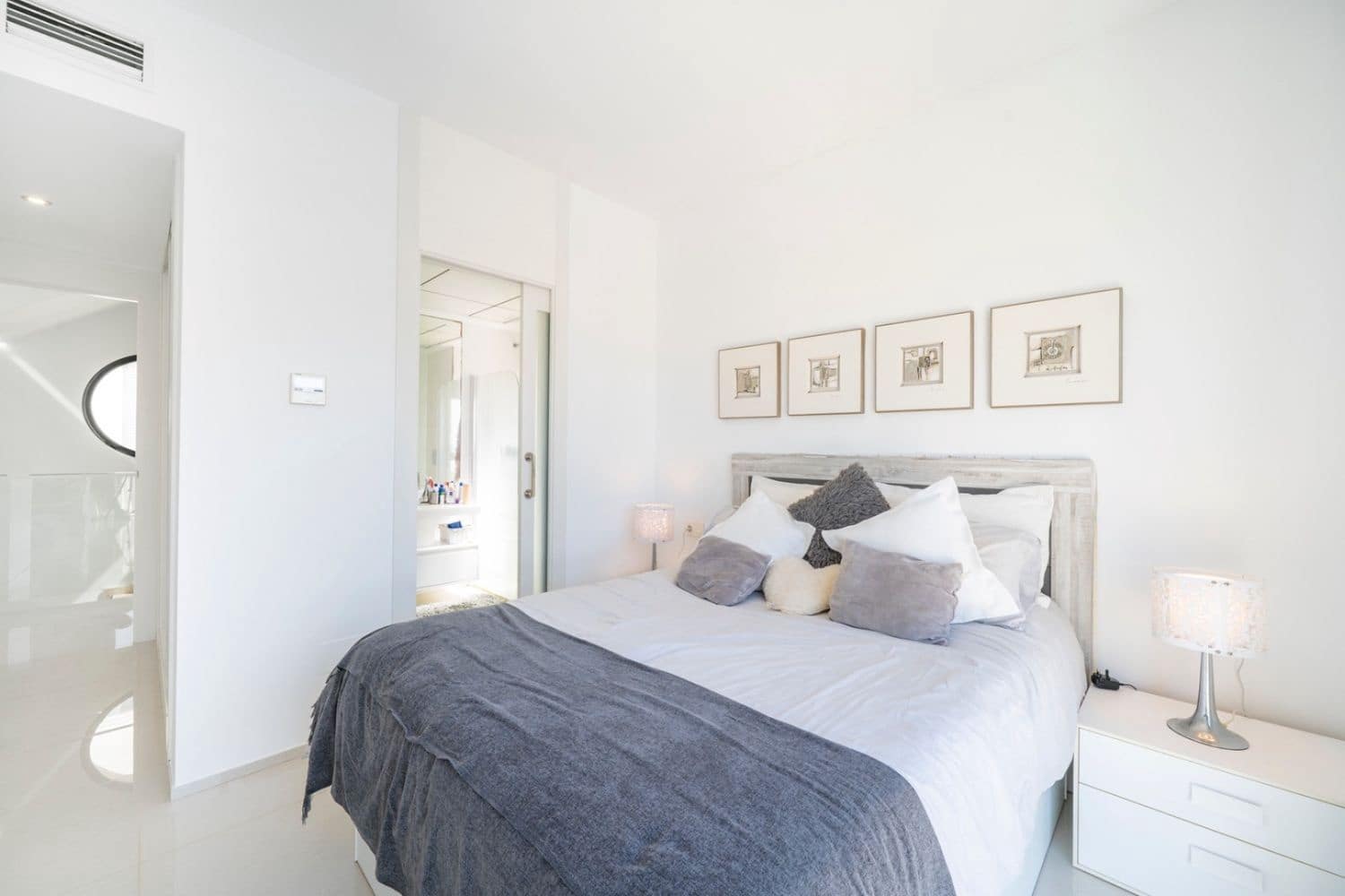 3 sypialnia Willa na sprzedaż w Pueblo Bravo z basenem garażem - 399 000 € (Ref: 9978107)