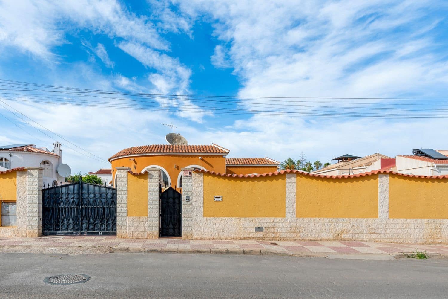 4 soveværelse Villa til salg i Ciudad Quesada med swimmingpool garage - € 415.000 (Ref: 9979513)