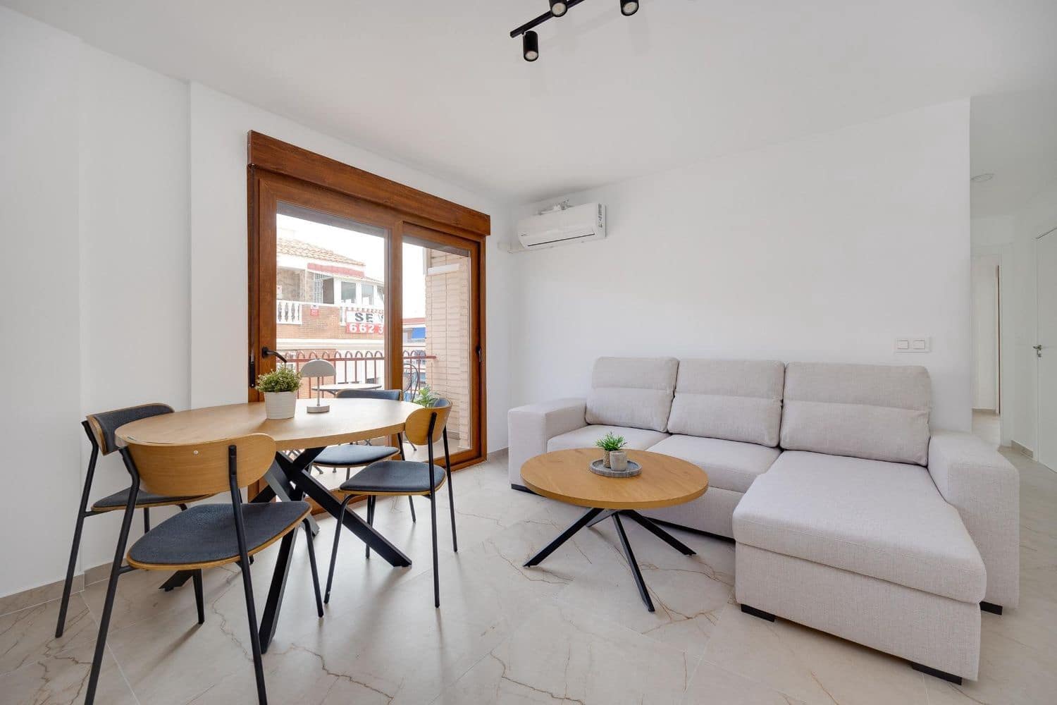 3 soveværelse Lejlighed til salg i Torrevieja med garage - € 225.000 (Ref: 9986288)