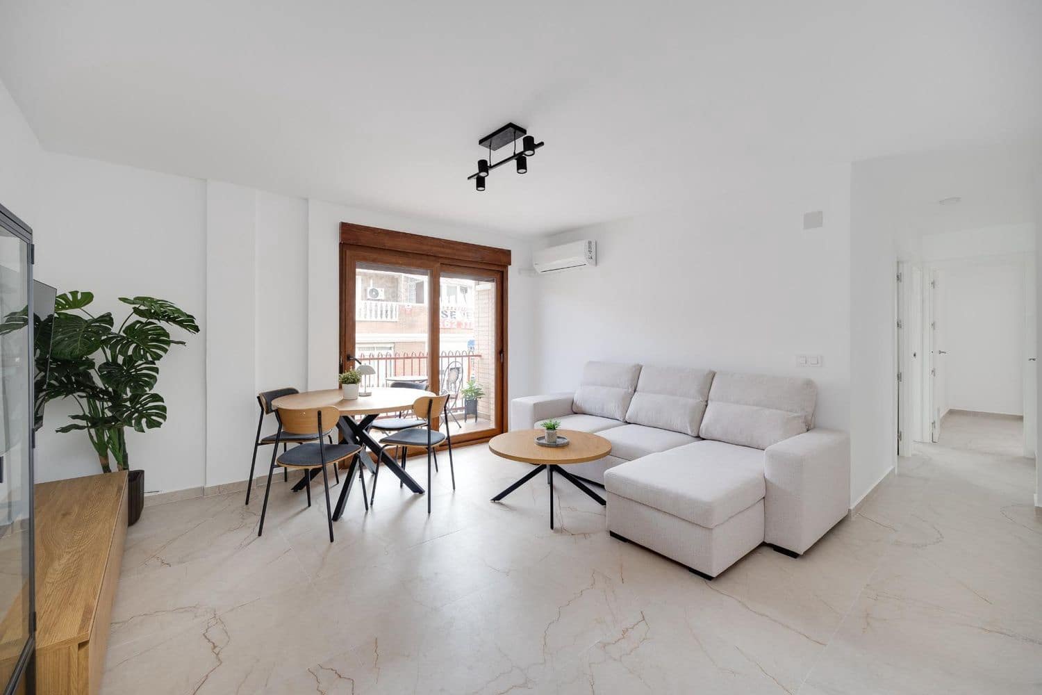 3 soveværelse Lejlighed til salg i Torrevieja med garage - € 225.000 (Ref: 9986288)